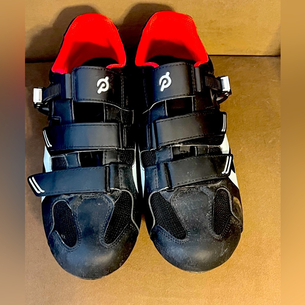 Men’s size 45 Peloton shoes